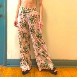 Guess Women’s Floral Pink Pants New with Tag Size XS (s)